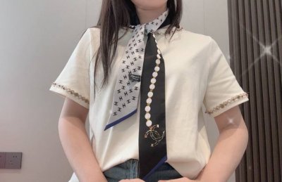 Two colors of small pearls in stock, same as the counter! Chanel headband ribbo