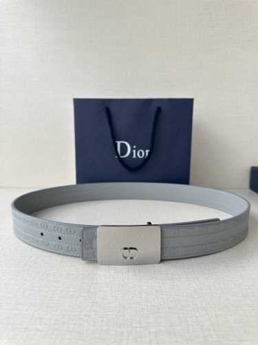 Width 3.5Cm This 35mm double-sided belt combines elegance with modernity. Made o
