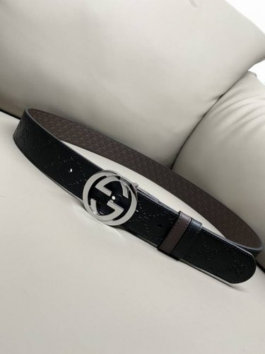 Reversible Classic Heat-Pressed 3.7 Reversible Belt: One side is Gucci Signature