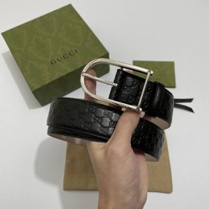 Gucci classic style with embossed small G flower, lining with color-changing fro