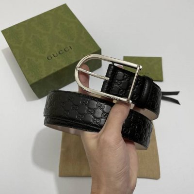 Gucci classic style with embossed small G flower, lining with color-changing fro