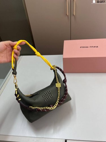 Miumiu Miu Miu lunch box bag shoulder crossbody bag Lightweight and convenient,