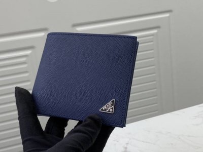 Prada men's short wallet latest style, official website synchronization, genuine