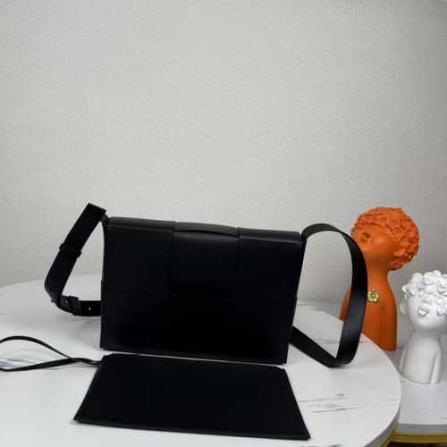 Bv crossbody bag Bottega Veneta.. Made from genuine Italian waxed cowhide.. The