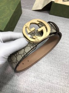 Gucci: Original fabric, lining with top-grain cowhide suede sole, original buckl