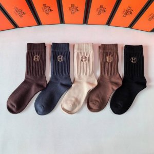 Special packaging from the boutique! Hermes new cashmere mid-length slouch socks