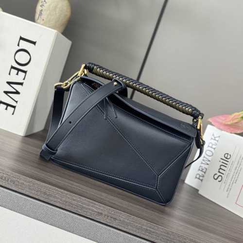 Loewe's new Puzzle luxury woven handbag cowhide leather The Puzzle handbag is th