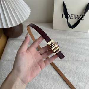 Special Loewe Classic Cowhide Leather Belt With A Shiny Loewe Geometric Buckle.