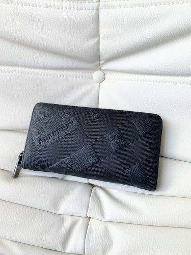 Same wallet as on Burberry's official website. Latest style. Made from imported