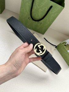 Gucci Width 4.0cm Each season, iconic elements from the Maison's archive are rev