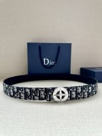 3.5cm Width. This stainless steel belt buckle is from the Dior And Stone Island