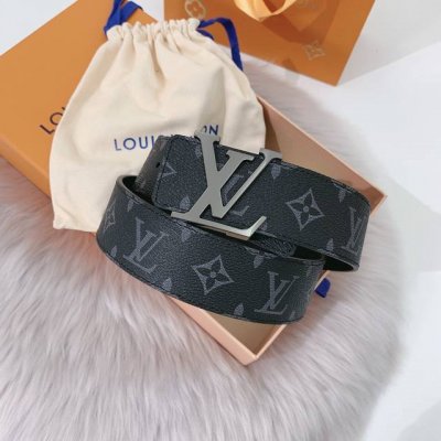 Delivery counter full gift box packaging. Lv 40 mm double-sided belt with canva