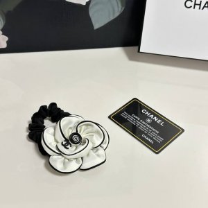 Special single with counter packaging Chanel Chanel's latest Camellia hit is her