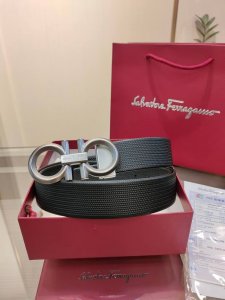 Ferragamo's new seamless double-sided top-grain cowhide, real material, very te