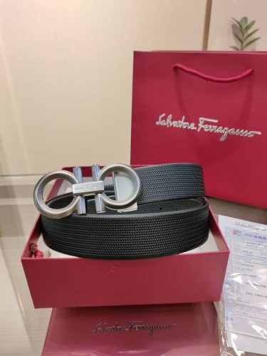 Ferragamo's new seamless double-sided top-grain cowhide, real material, very te