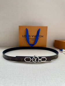 2.0 Width Lv Trio Double-Sided Belt Combines Finely Stitched Leather And Monogra