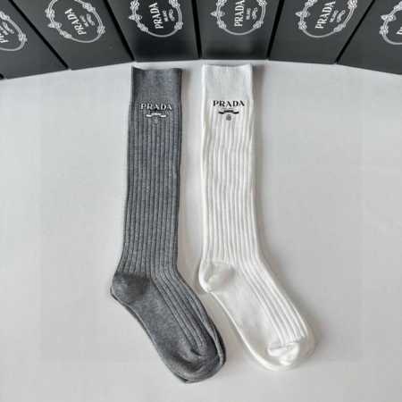 Special Packaging Prada Hot Selling New Arrival Luxury Knee-High Socks/Calf Slou - Click Image to Close