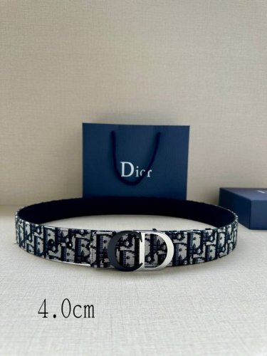 Width 4.0cm This 40mm reversible belt combines elegance with modern style. It fe