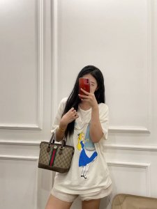 Gift box packaging Gucci Ophidia tote bag Classic monogram with double G letter