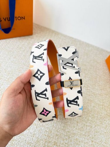 Product Name: Lv..Louis..Vuitton belt original Model: Buckle, classic pure stee