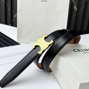 Reversible belt, usable on both sides Includes 2 leather loops for different si