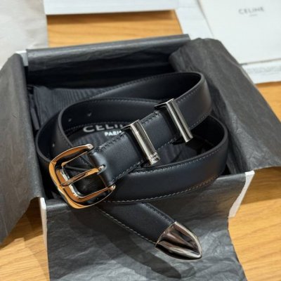 Arc de Triomphe Women's Belt This belt is made of cow leather. The bottom is ma