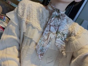 Dior's latest double-layer headband. It looks better and better the more you lo