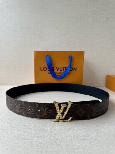 4.0 Wide Lv Initiales Studs Reversible Belt Seamlessly Blends The House Dna With