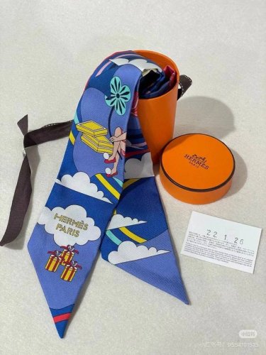 Girl in a lotus leaf skirt Hermes