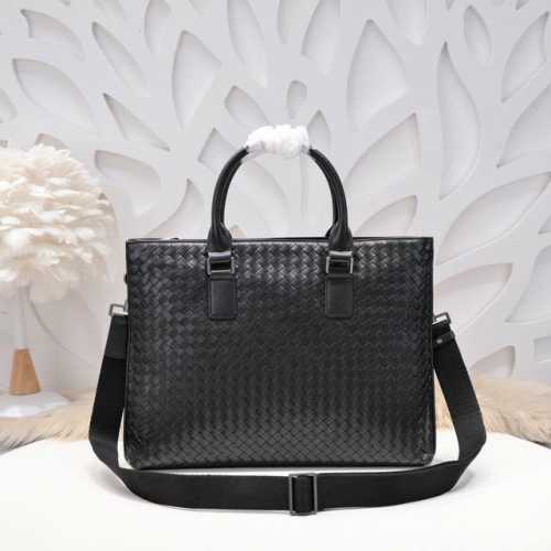 Bv - The latest men's briefcase. Original quality. Made with premium waxed cowhi