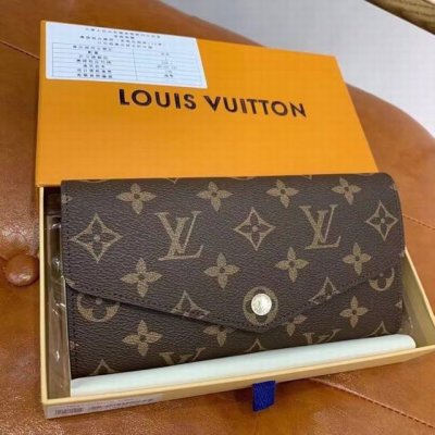 Color: Brown Size: 19X10 Model: M60531 New in the counter This envelope wallet