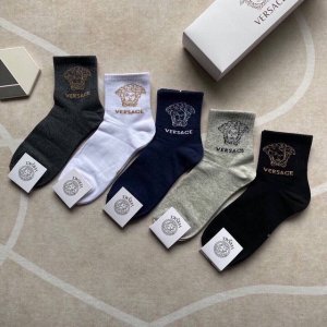 Special Versace new short-tube men's socks, one box of five pairs. Made of pure