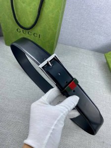Width 4.0Cm Gucci leather belt with classic square buckle and brand stripes on t