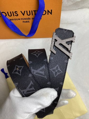 Unisex Grade: Original single item, same as in boutiques, original single buckl