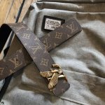 Special Lv Dove Double-Sided Belt Announces The Trend Theme Of The Autumn And Wi