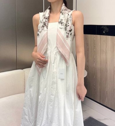 Dior Printed Square Scarf 18mm Premium Silk Double-Sided Tone-On PrintThis squar