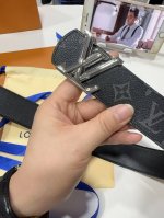 Lv Louis Vuitton Full Packaging 40Mm Width Authentic One-Piece Cast Metal Buckle