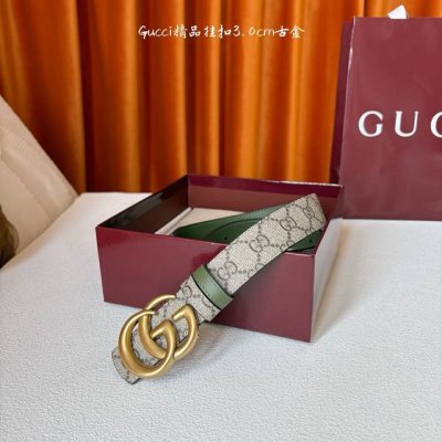 This Gucci 30mm belt features a soft Gg Supreme canvas on one side and green co This Gucci 30mm belt features a soft Gg Supreme canvas on one side and green co