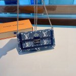 Lv embroidered mobile phone bag, universal, chain crossbody mobile phone bag, fr