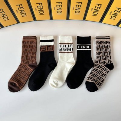 Special packaging for boutiques! Fendi's new cashmere mid-calf socks, slouch so