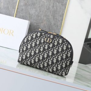 Clutch with Blue Oblique Print P10,000 No.: S2124Utzq_M928 Dimensions: 15.5