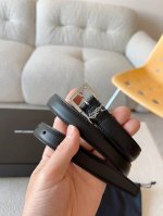 Saint Laurent women's belt; Original mold for a striking effect; strict requirem