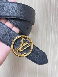 Louis Vuit*On 2025 Spring and Summer Louis Family Light Luxury Lapel Knitted Sho