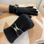 Chanel new arrival wool gloves from the boutique. Stylish gloves, warm and fleec