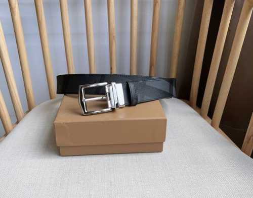 Burberry Original Fabric, Width 3.4 Cm, Lined With Top-Grain Calfskin. Features