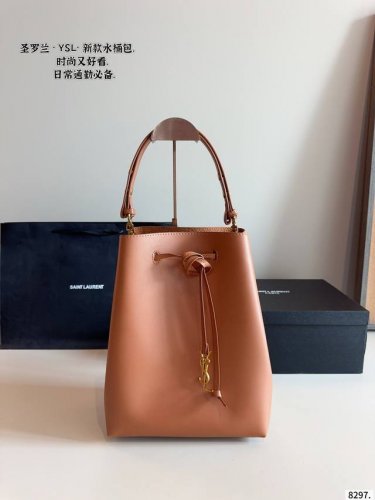 comes with a gift box YSL bucket bag The texture is very high-end The capacity