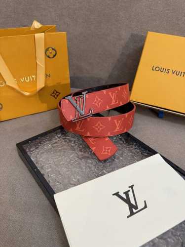 Lv Dimension double-sided belt combines creative heritage with a sophisticated s