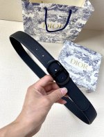 Width 3.5Cm This Dior belt buckle features the "Cd" logo and is crafted from met