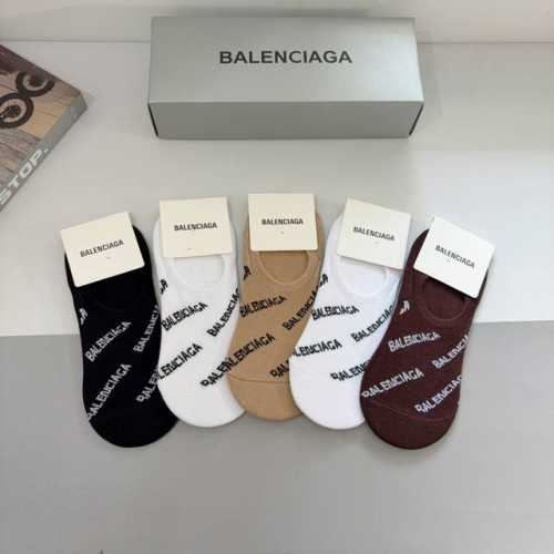 comes with packaging, 5 pairs per box Balenciaga's new short-tube boat socks ar