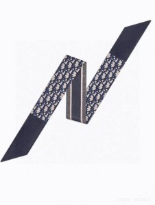 New D-lettered Dior Montaigne Mitzah headband scarf draws inspiration from the i